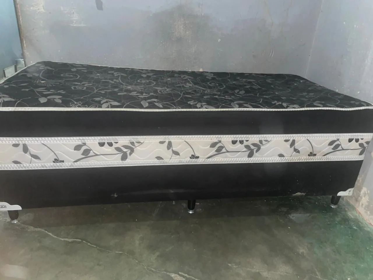 Vendo cama solteiro