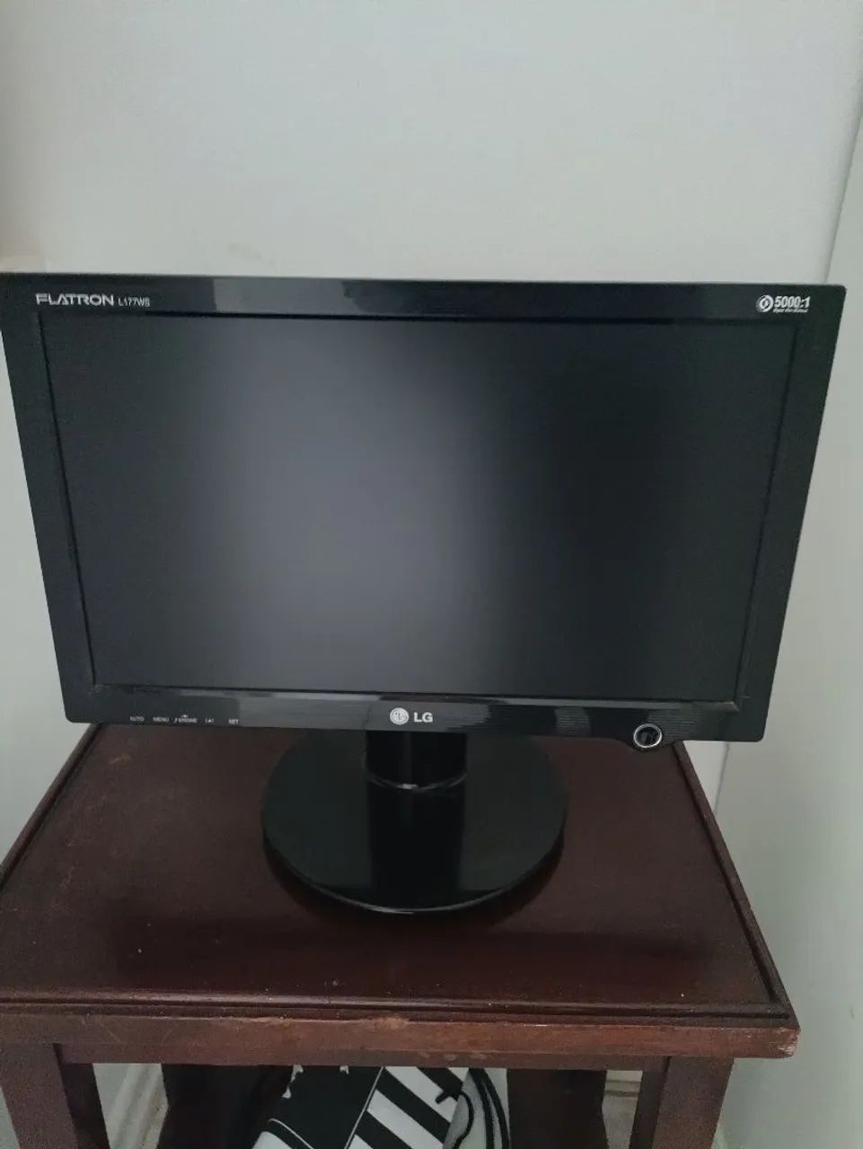 Monitor LG Flatron 17" Polegadas - Perfeito para Segundo Monitor, Escritório ou CFTV