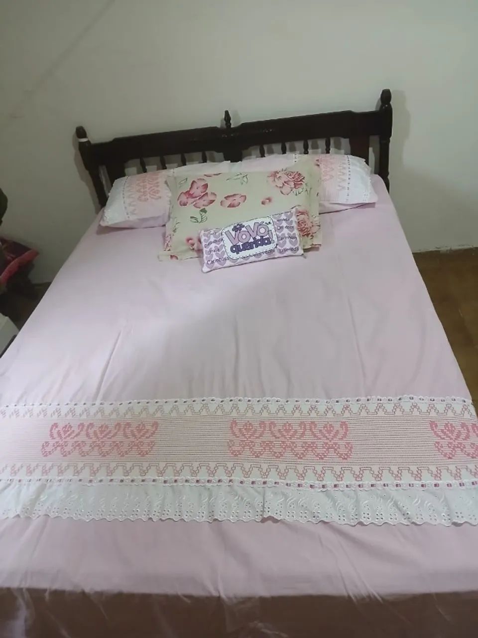 Cama de casal madeira com colchão novo