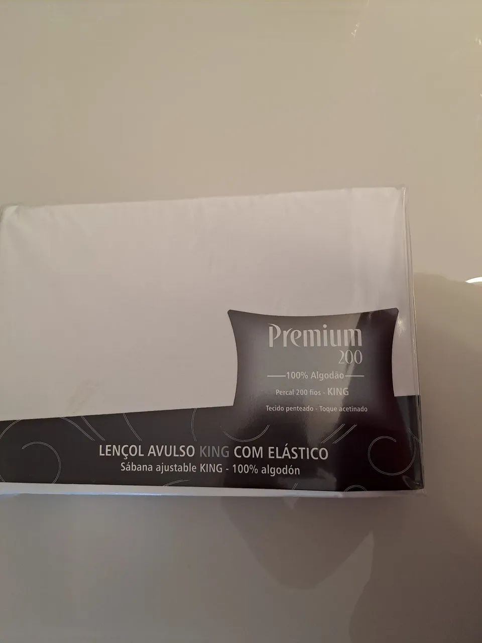 Lençol avulso King com elástico. 