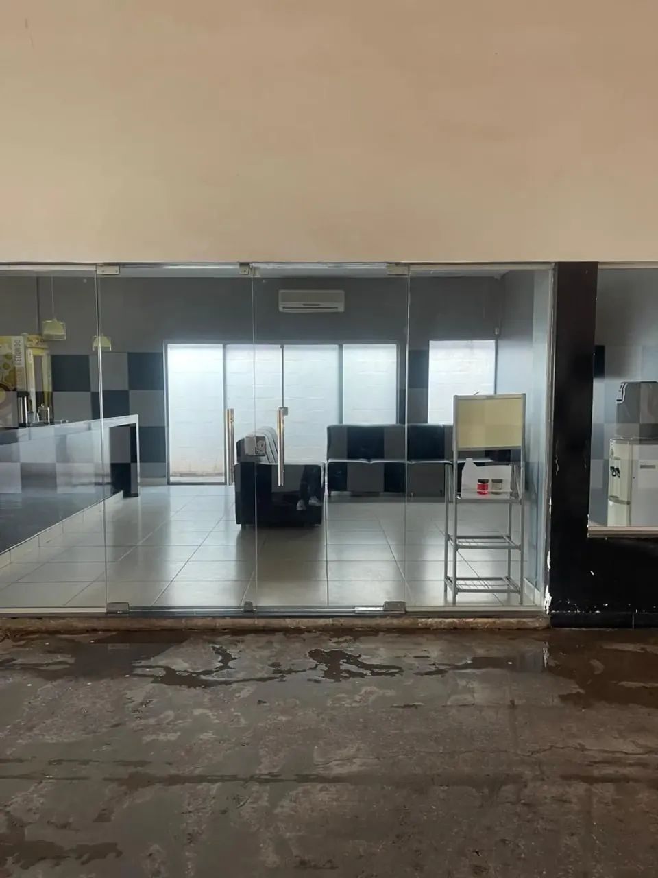 "Excelente Barracão Comercial 1.200 m²  Av. Dante de Oliveira"