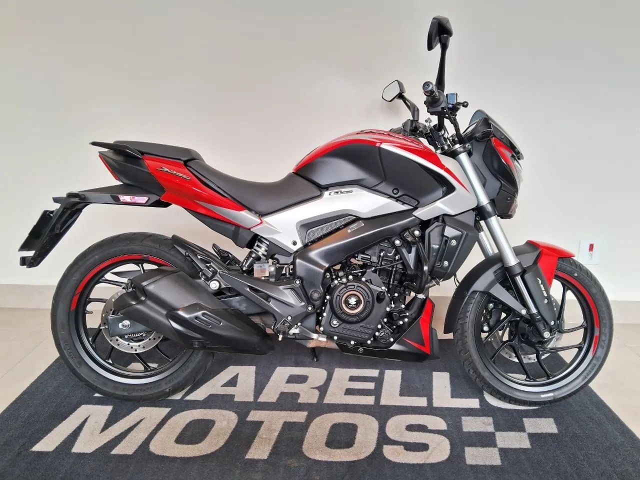 Bajaj DOMINAR 250 - Foto 2