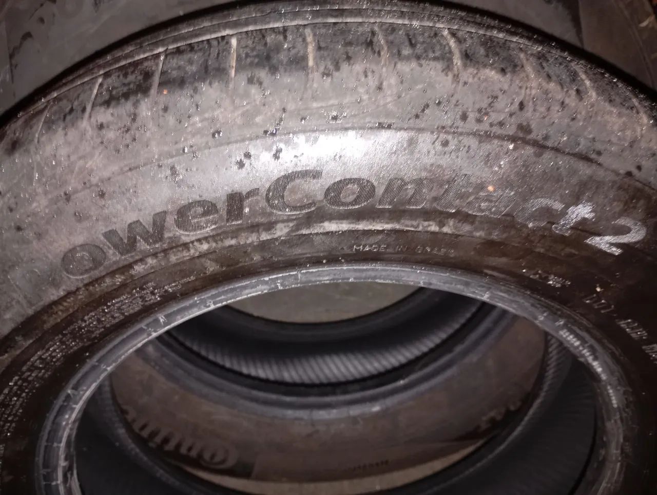 Vendo os 4 Pneus Continental 175 70 14.  - Foto 3