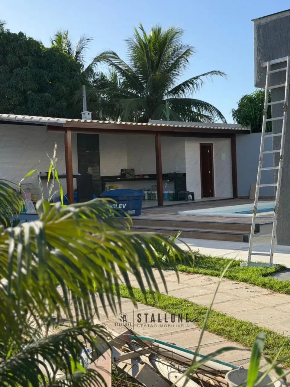 Casa térrea, edificada em um lote de 620m², com área gourmet, quintal e piscina em Itaóca/ - Foto 2