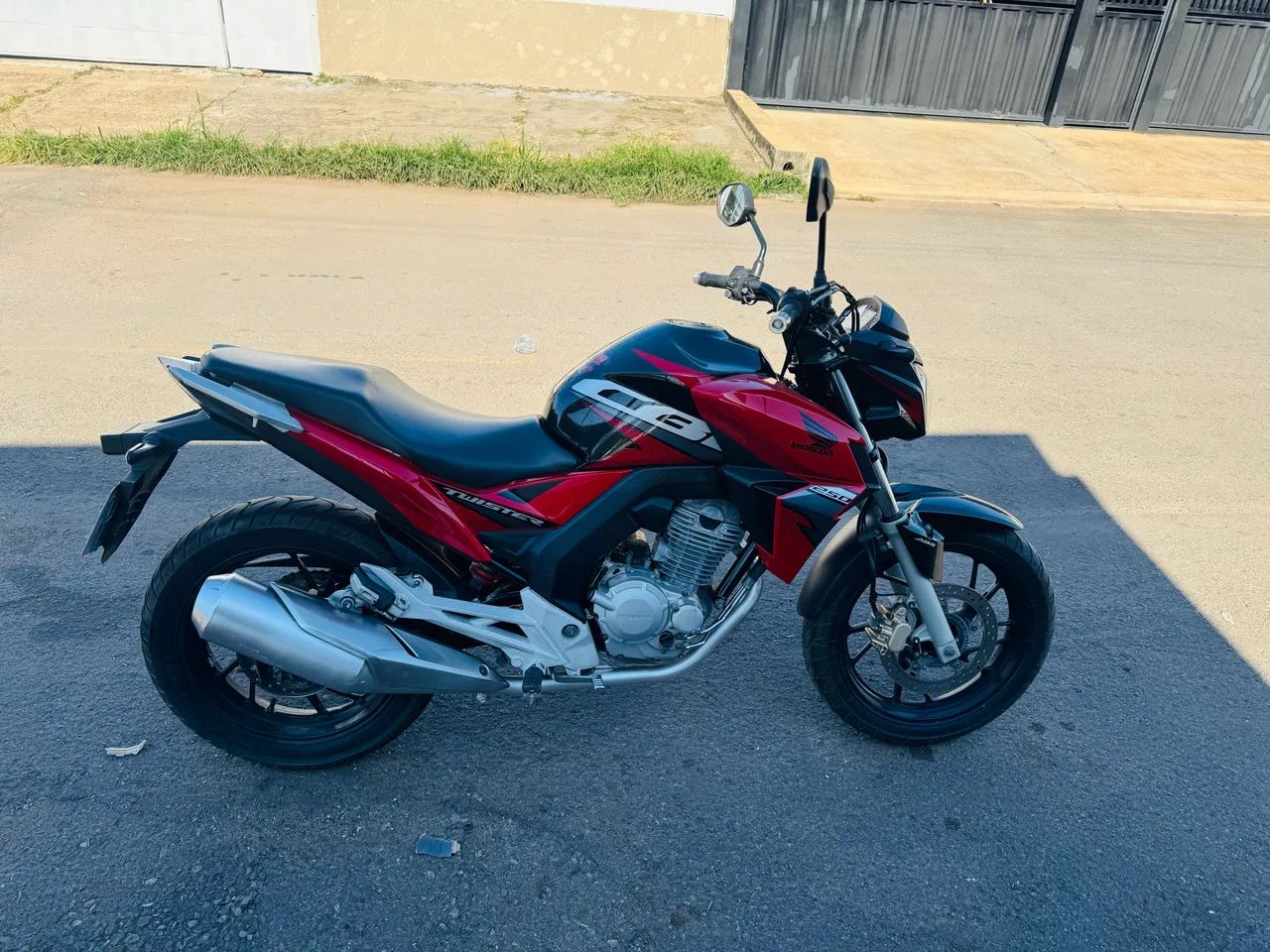 CB 250