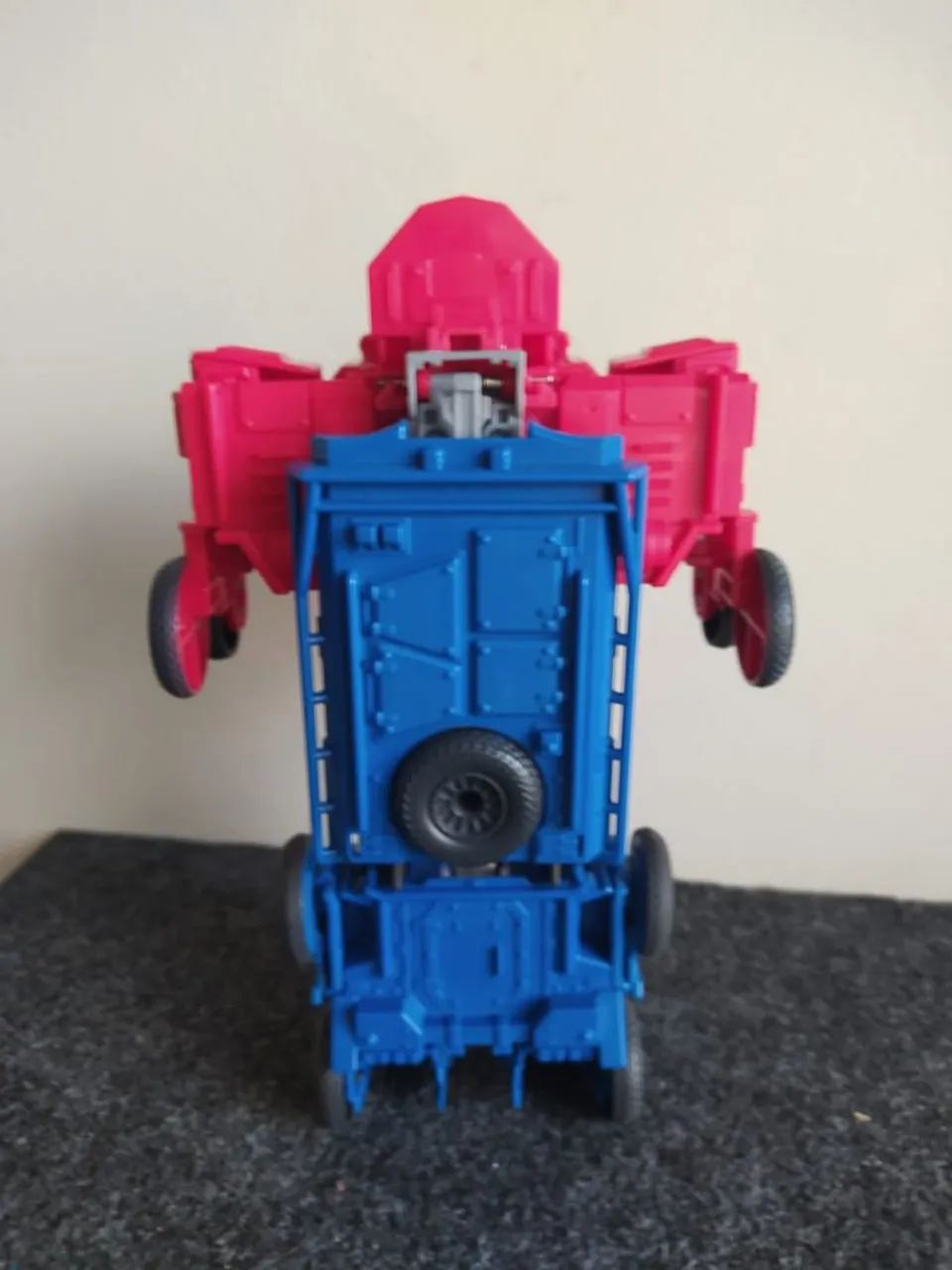 Transformers ORIGINAL - Optimus Prime da Hasbro - Foto 4