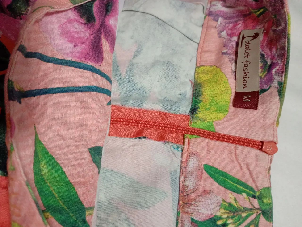 Saia florida com bolso lateral M veste 38 a 40  - Foto 3