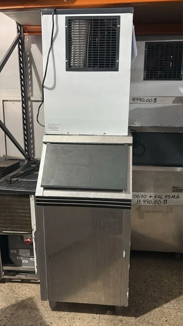 Máquina gelo semi nova