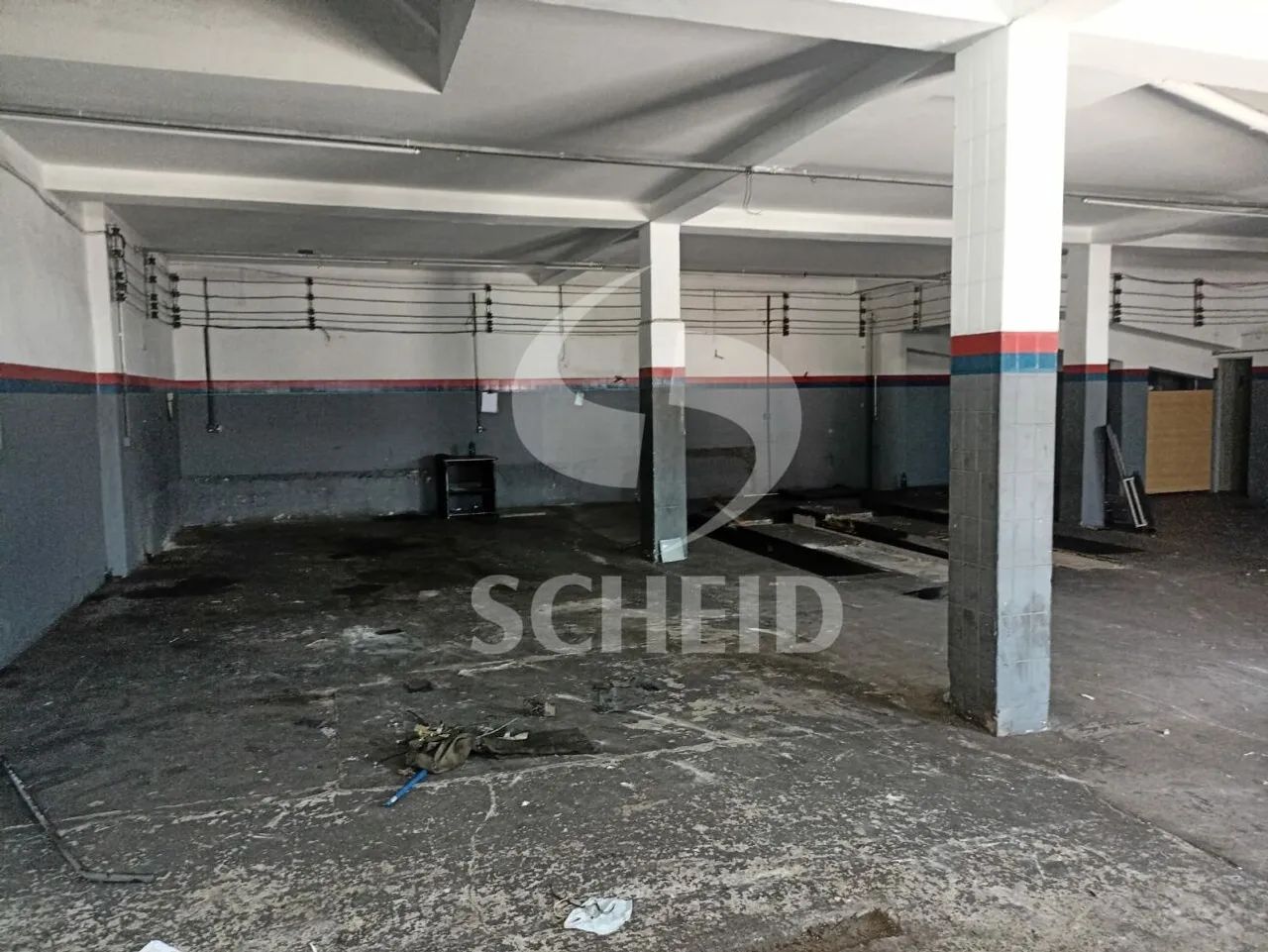 Salão comercial de 440m² com 6 vagas para alugar no Jabaquara