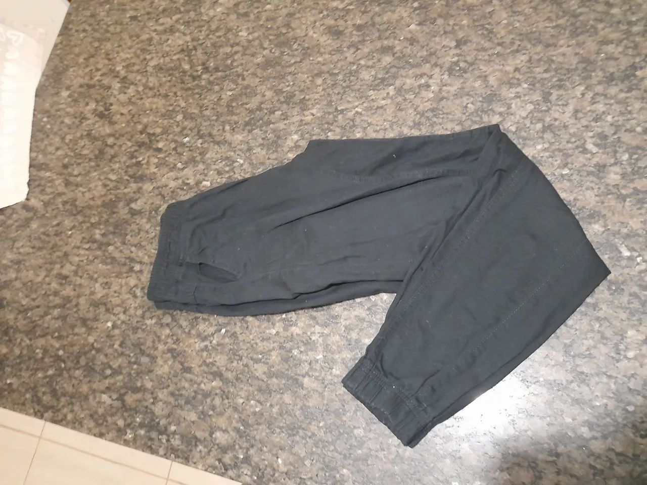 2 Calça jogger (PRETA e BEGE)