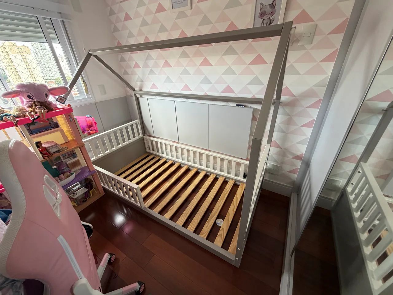 Cama montessoriana infantil