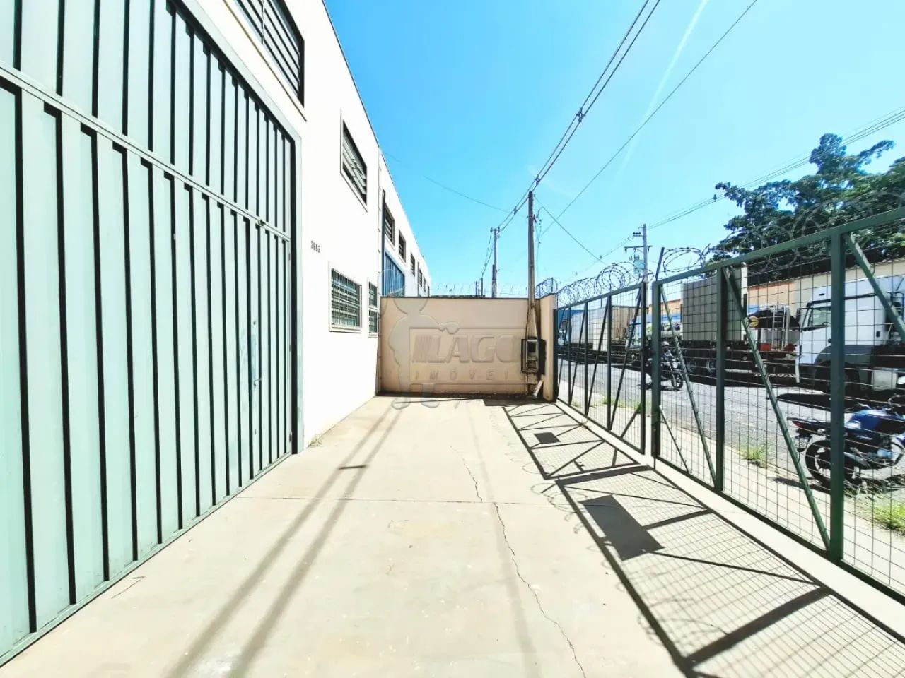 Galpão comercial de 308m² com 01 escritório - Vila Carvalho - Foto 2