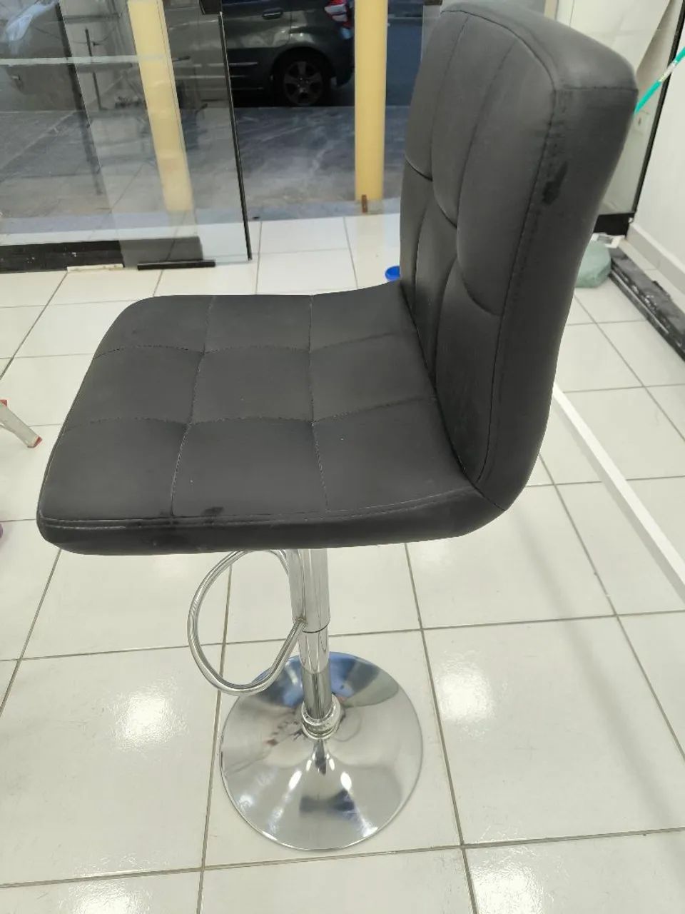 Banqueta giratória a gás  - Foto 4