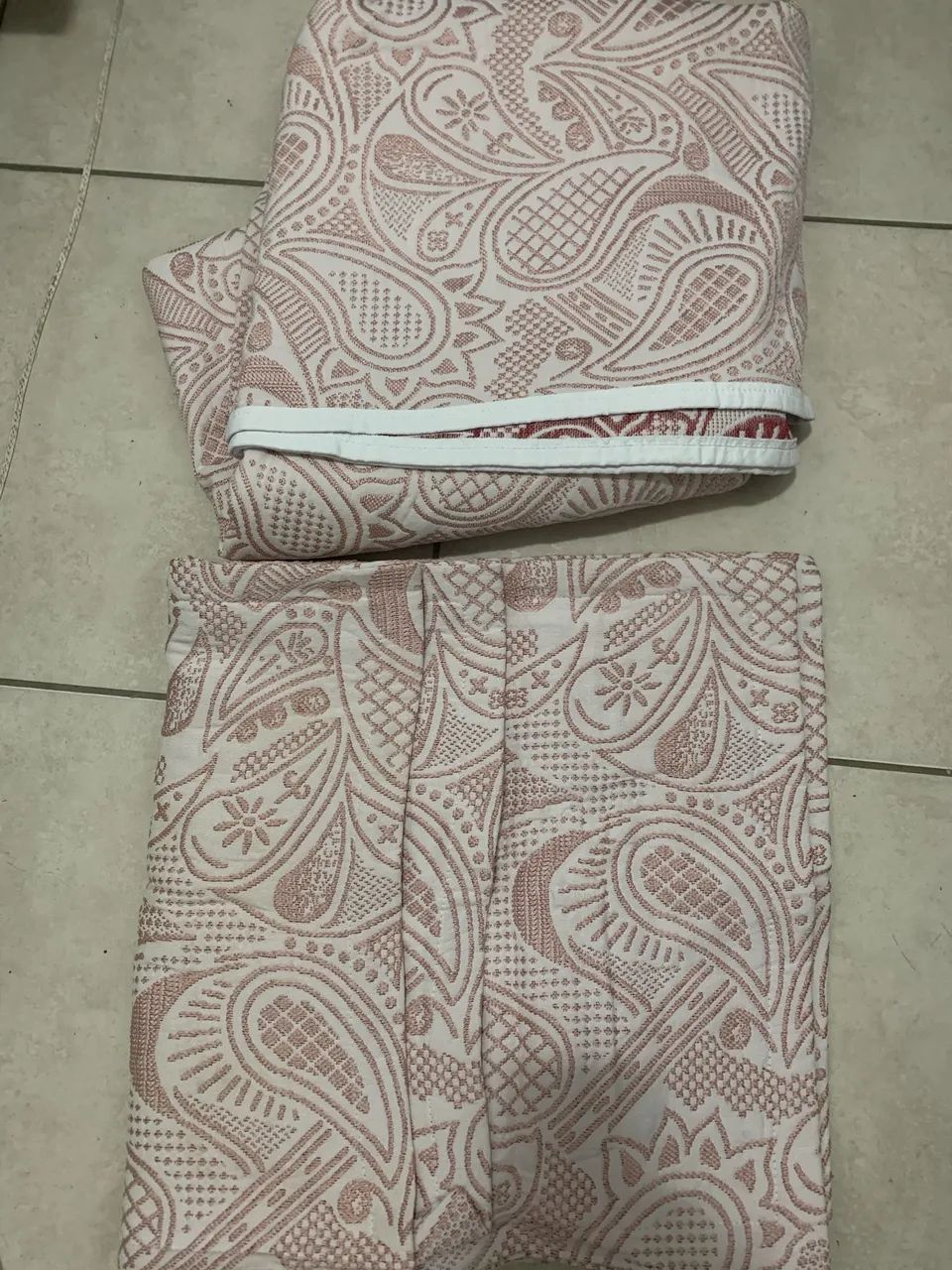 Colcha e fronha de cama novas 
