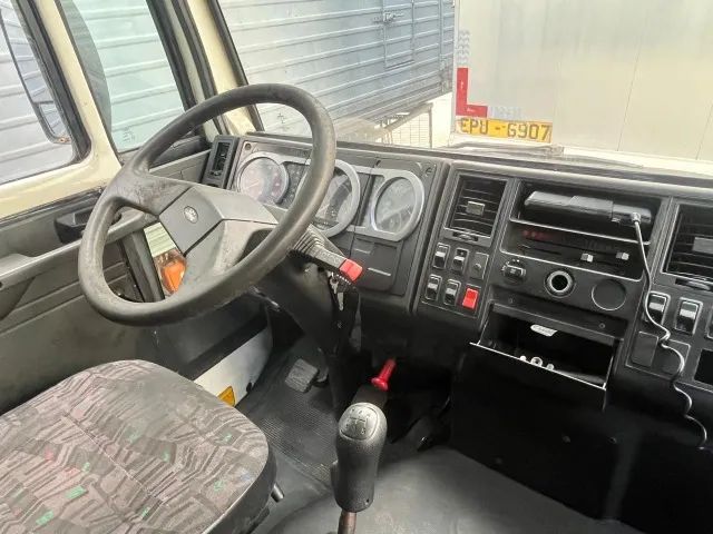 FORD CARGO 1317e Bau c/ Plataforma  - Foto 5