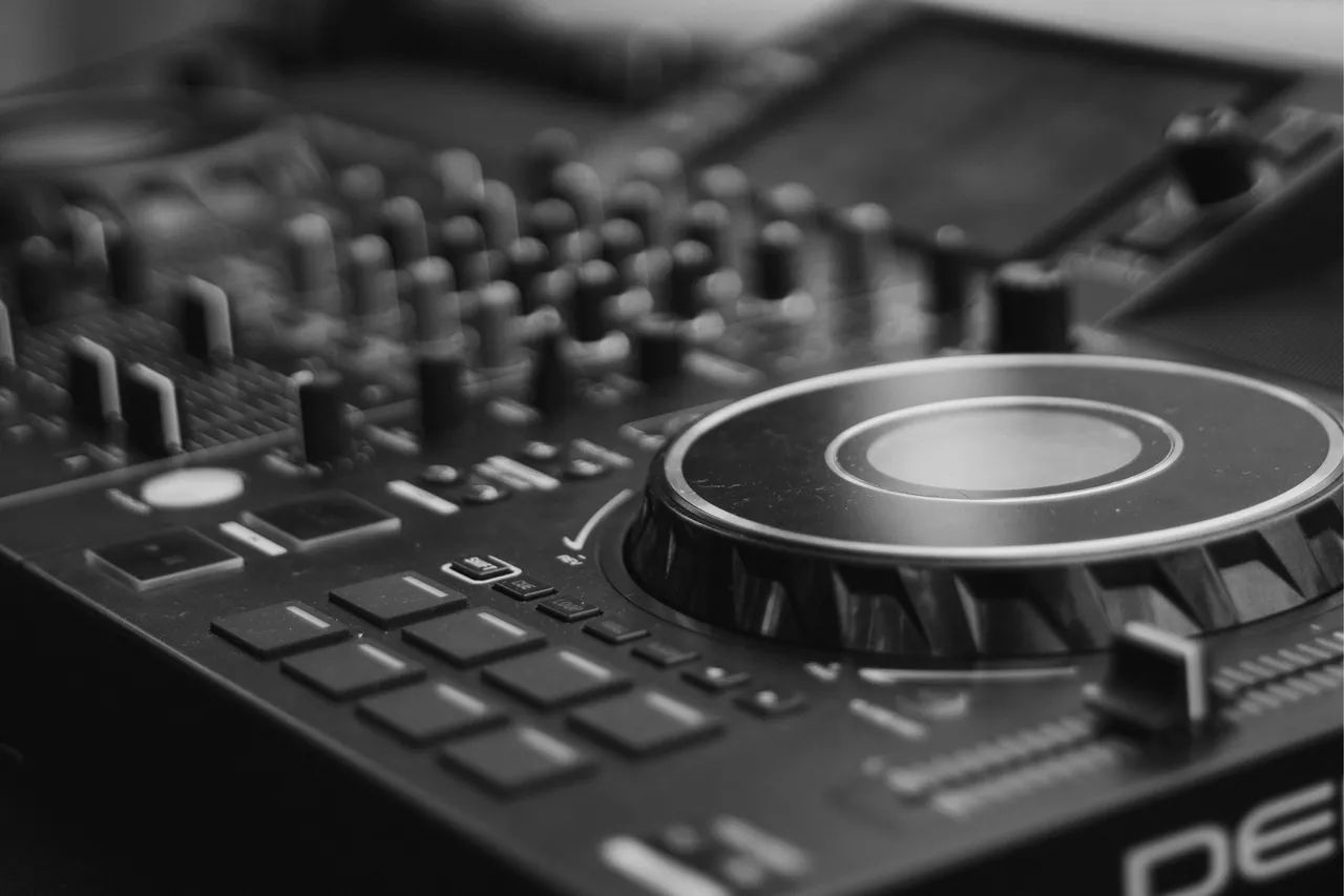 Controladora DJ Denon SC live 4  - Foto 3