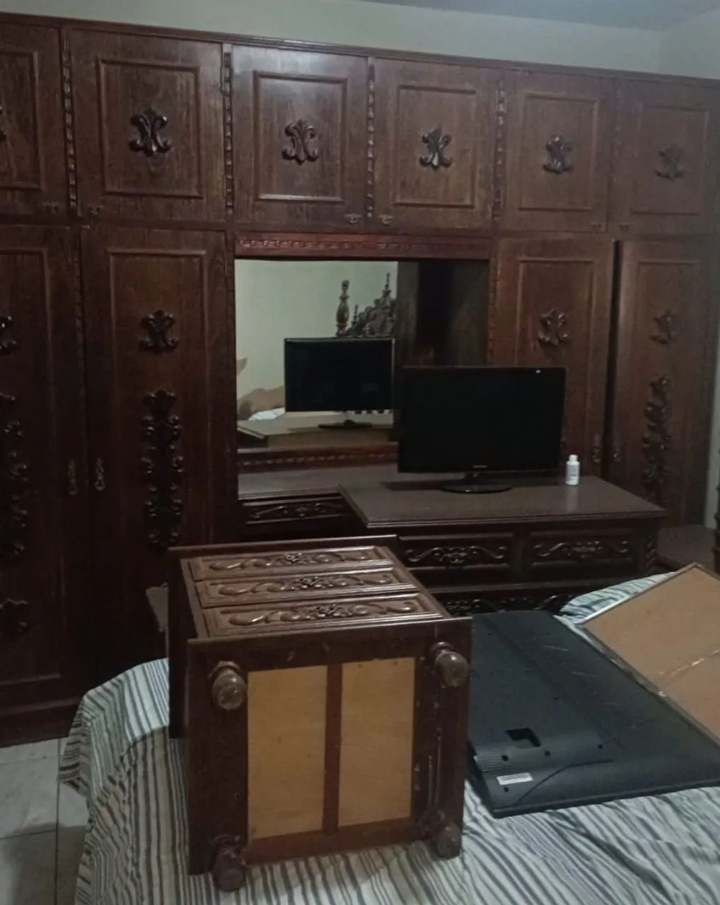 Conjunto - Kit de quarto de casal em sucupira 