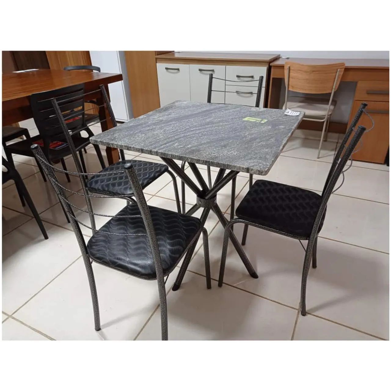 Super Oferta de Conjunto de Mesa 4 cadeiras com Frete grátis!!
