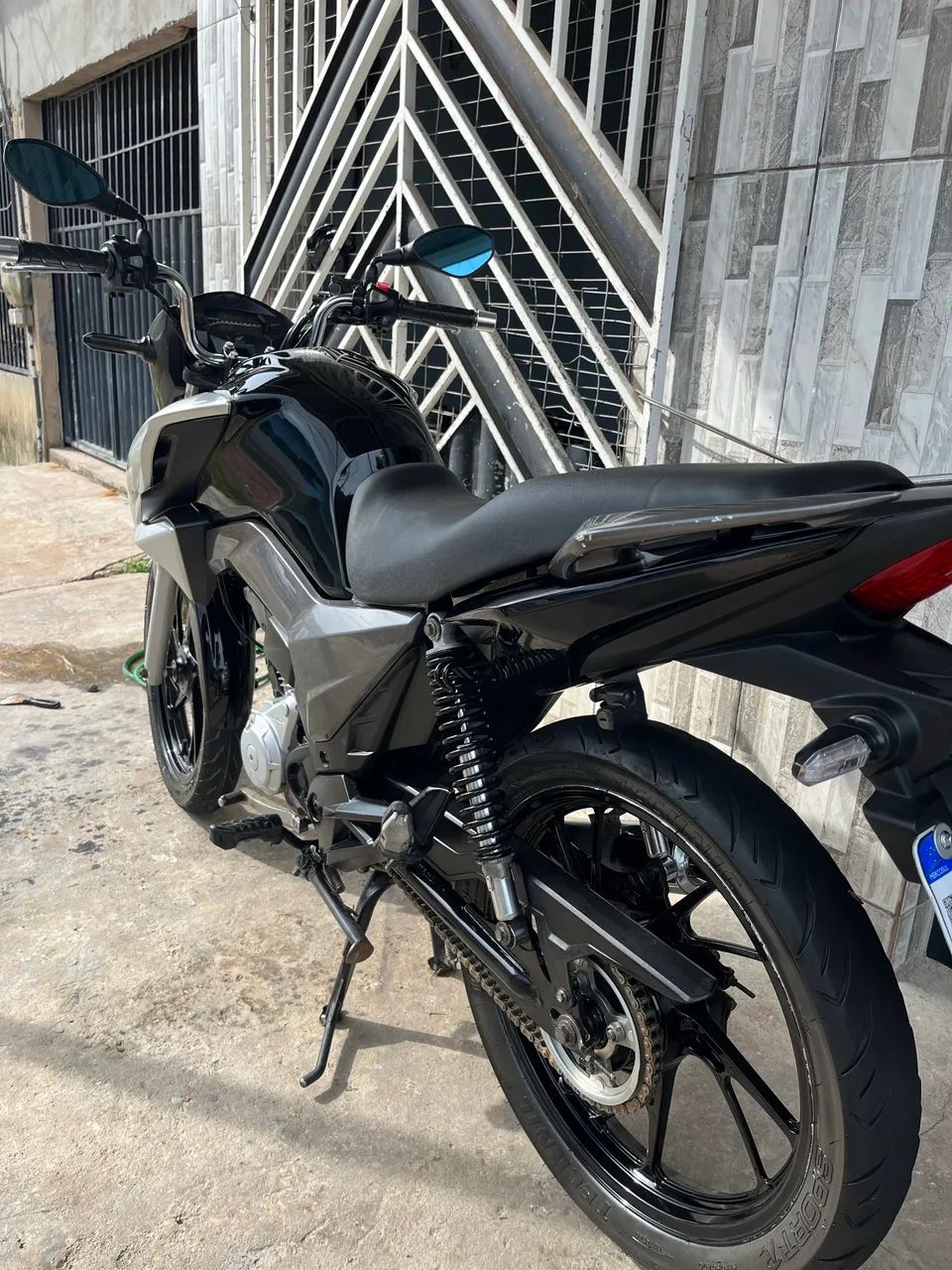Vendo Moto semi nova e bem conservada. - Foto 3