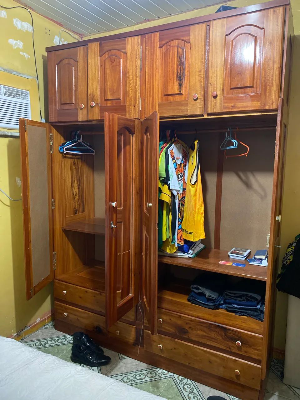 Guarda roupa de madeira  - Foto 4