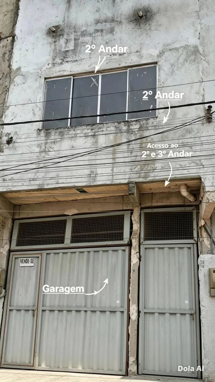 VENDO CASA COM 3 ANDARES E OUTRA DE 2