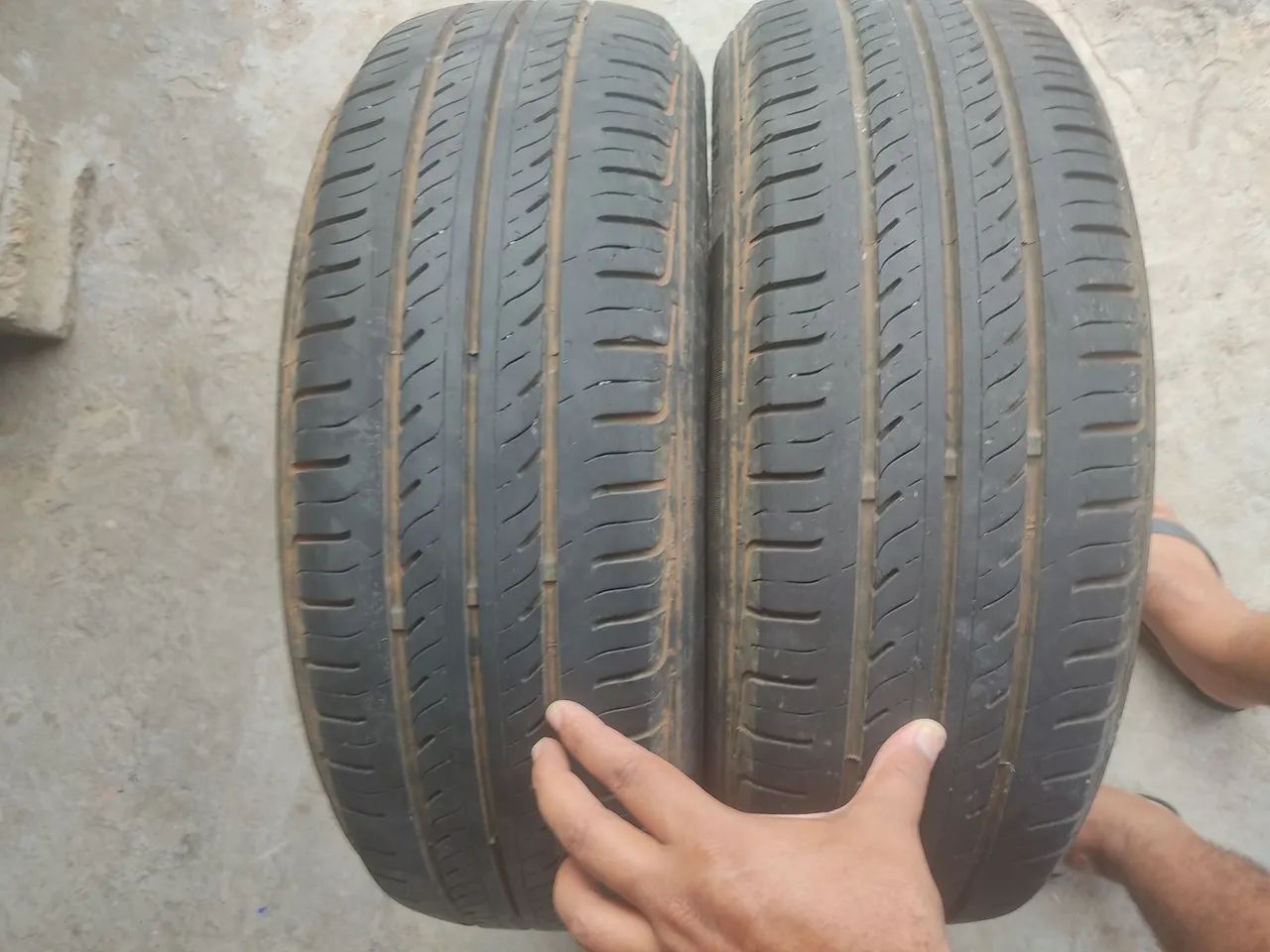 Pneu meia vida 185/60 R15