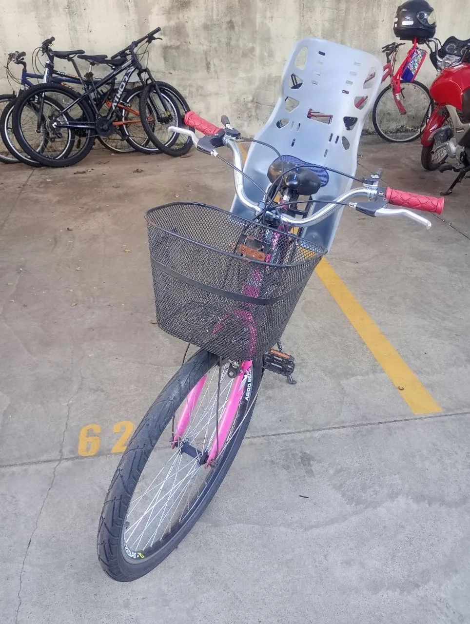 Vendo bicicleta aro 26 com cadeirinha  - Foto 3