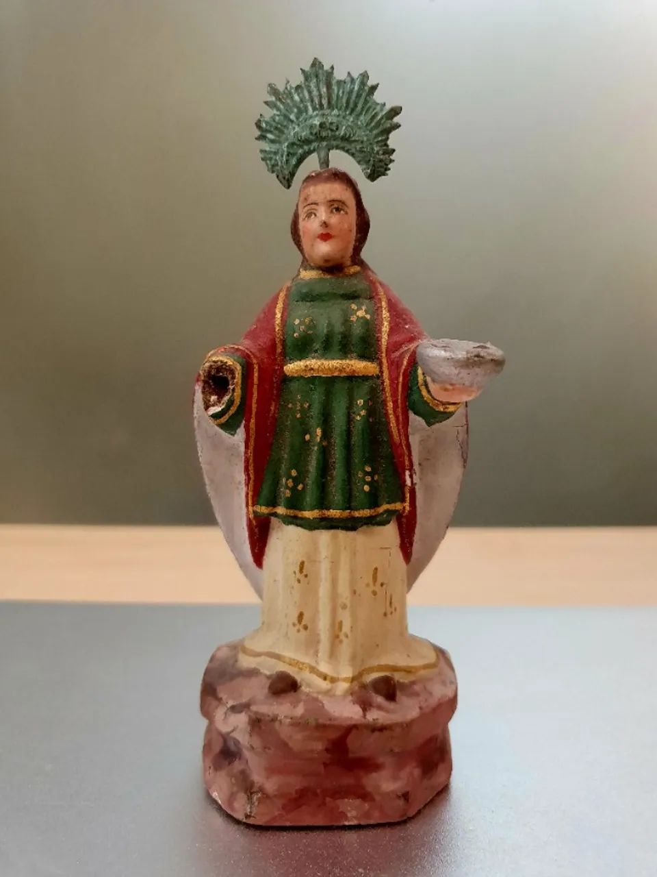 Santa Luzia em Madeira policromada 16cm