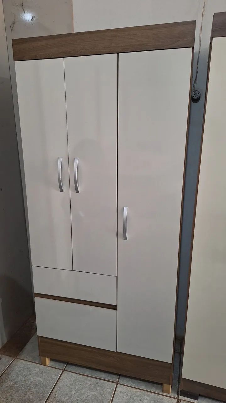 Guarda roupa 3 portas novo