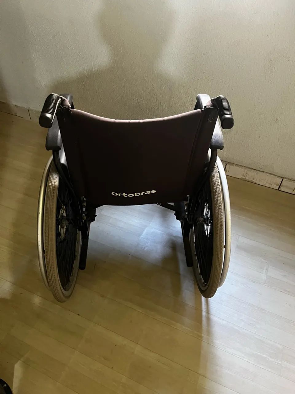 Cadeira de rodas semi nova - Foto 4