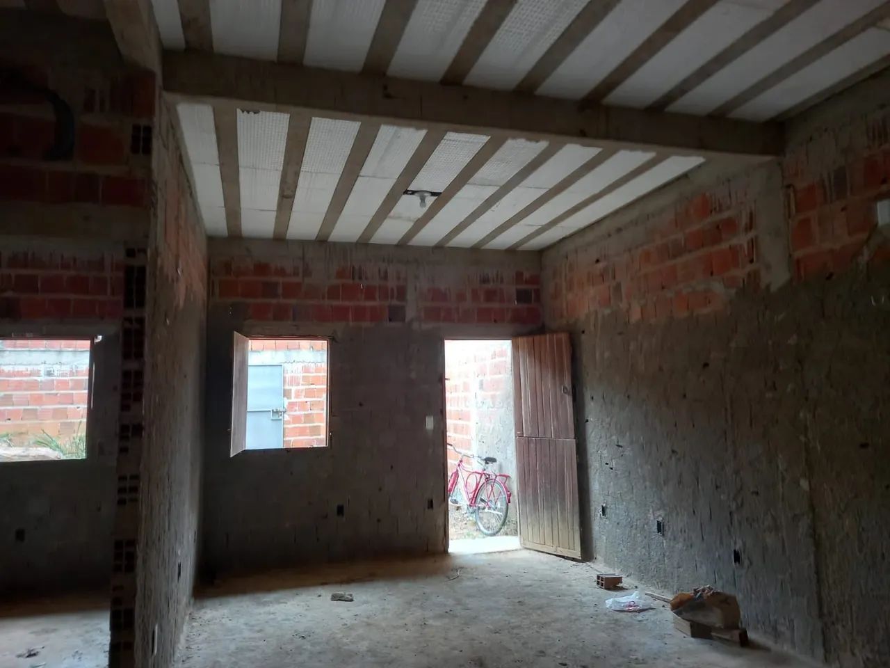 Casa nova com área murada  - Foto 4
