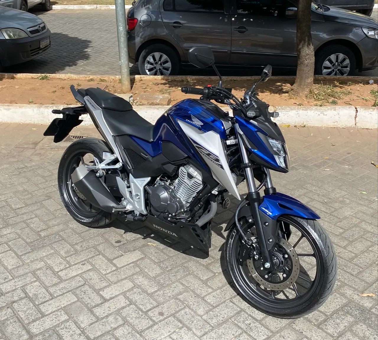 CB300F Twister ABS - Foto 2