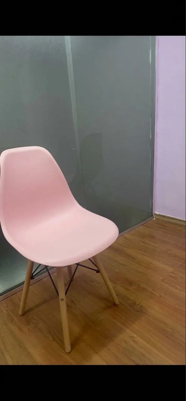 Cadeira Charles Eames Eiffel DSW Rosa com Pés de Madeira - Foto 3