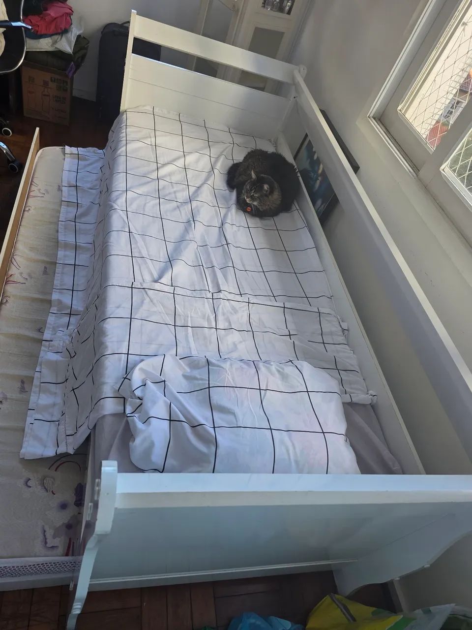 Sofá Cama na cor branca com dois colchões pronto para uso - Foto 2