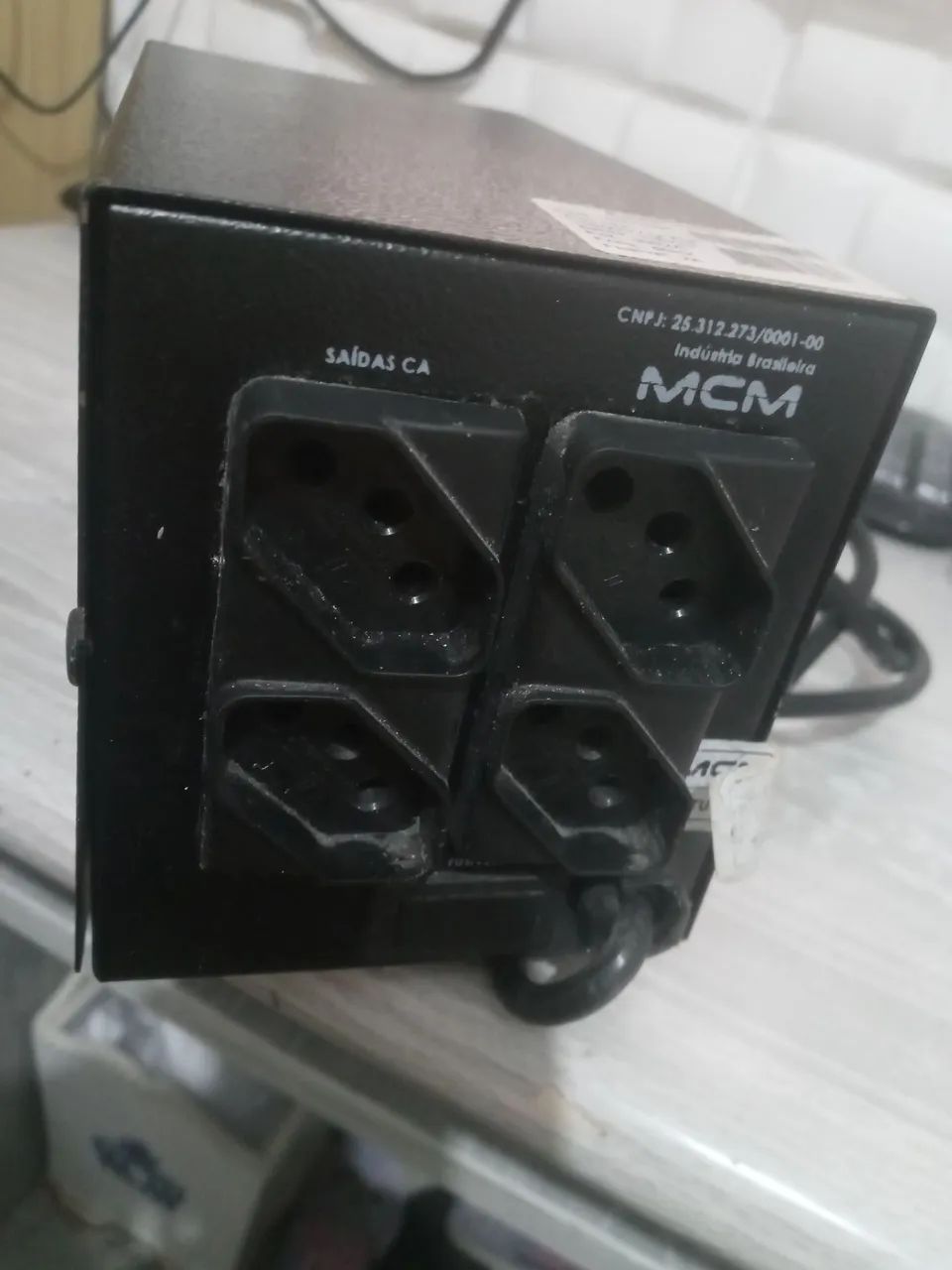 Estabilizador MCM Save Pro 300VA Bivolt - Seminovo - Foto 3