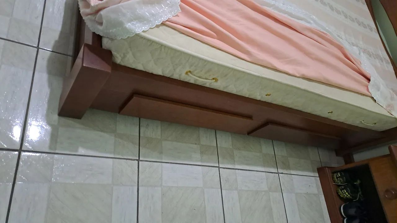 CAMA 4 GAVETAS MADEIRA. - Foto 3
