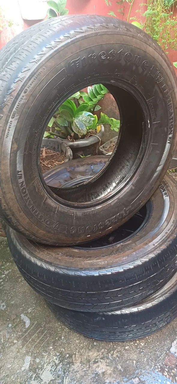 Pneus de caminhonete e bom estado aro 16/245/70 ,firestone 3 pneus 700 reais pra pega es $ - Foto 2