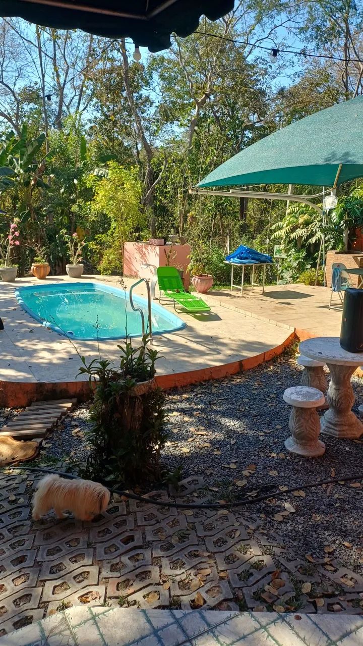 Chácara com rio e piscina