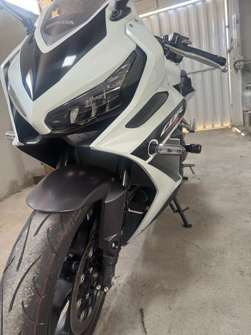 Cbr 650r IMPECÁVEL 2mil km