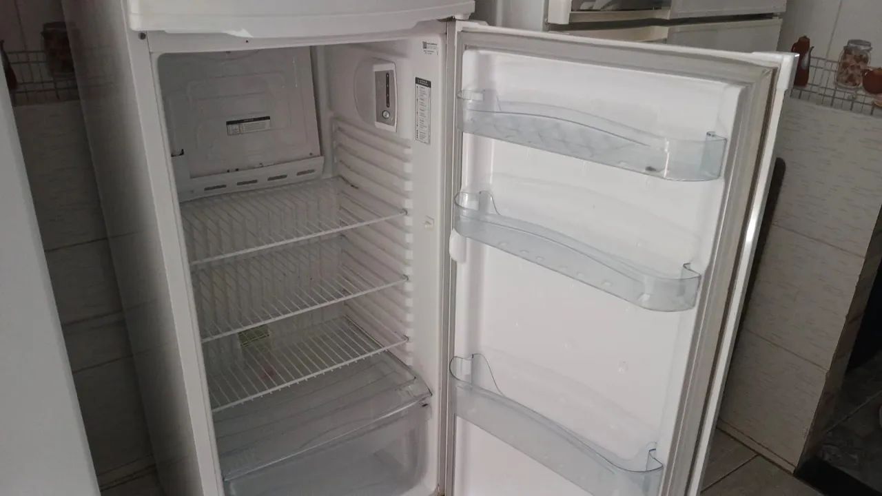  Geladeira consul 334L - Foto 2