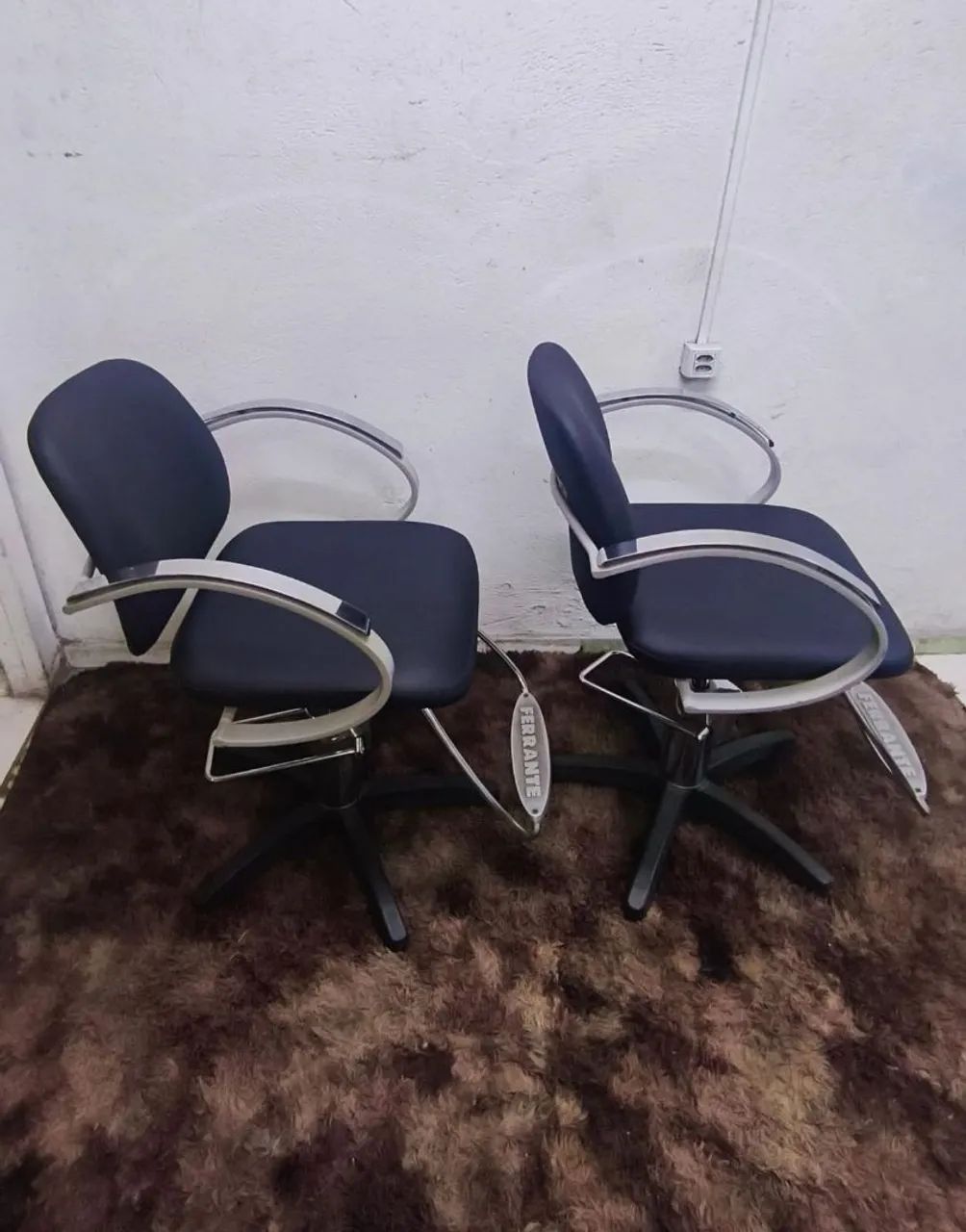 Cadeira para Corte Cabelo - Hidráulica Usada  - Foto 3