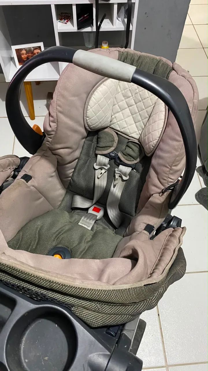 Carrinho de bebê + bebê conforto incluso  - Foto 3