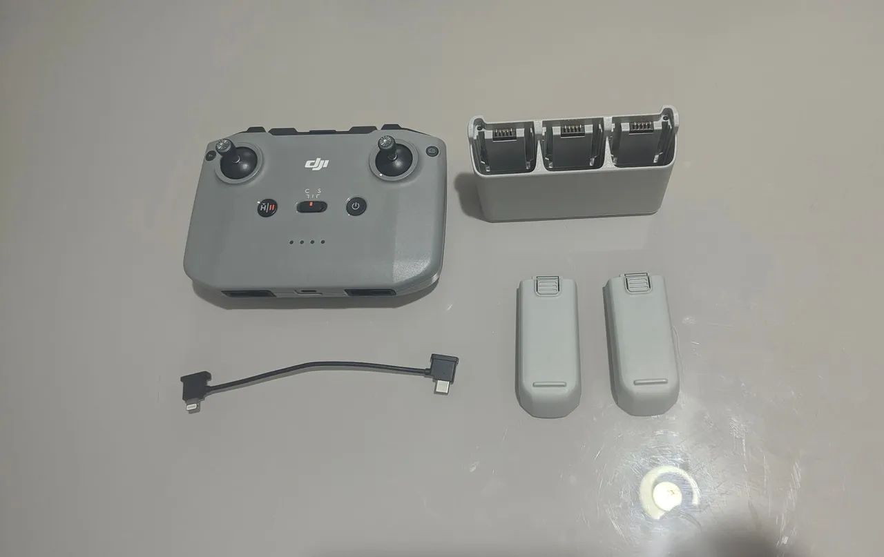 Controle RC-N3 + Hub com 2 Baterias DJI Neo