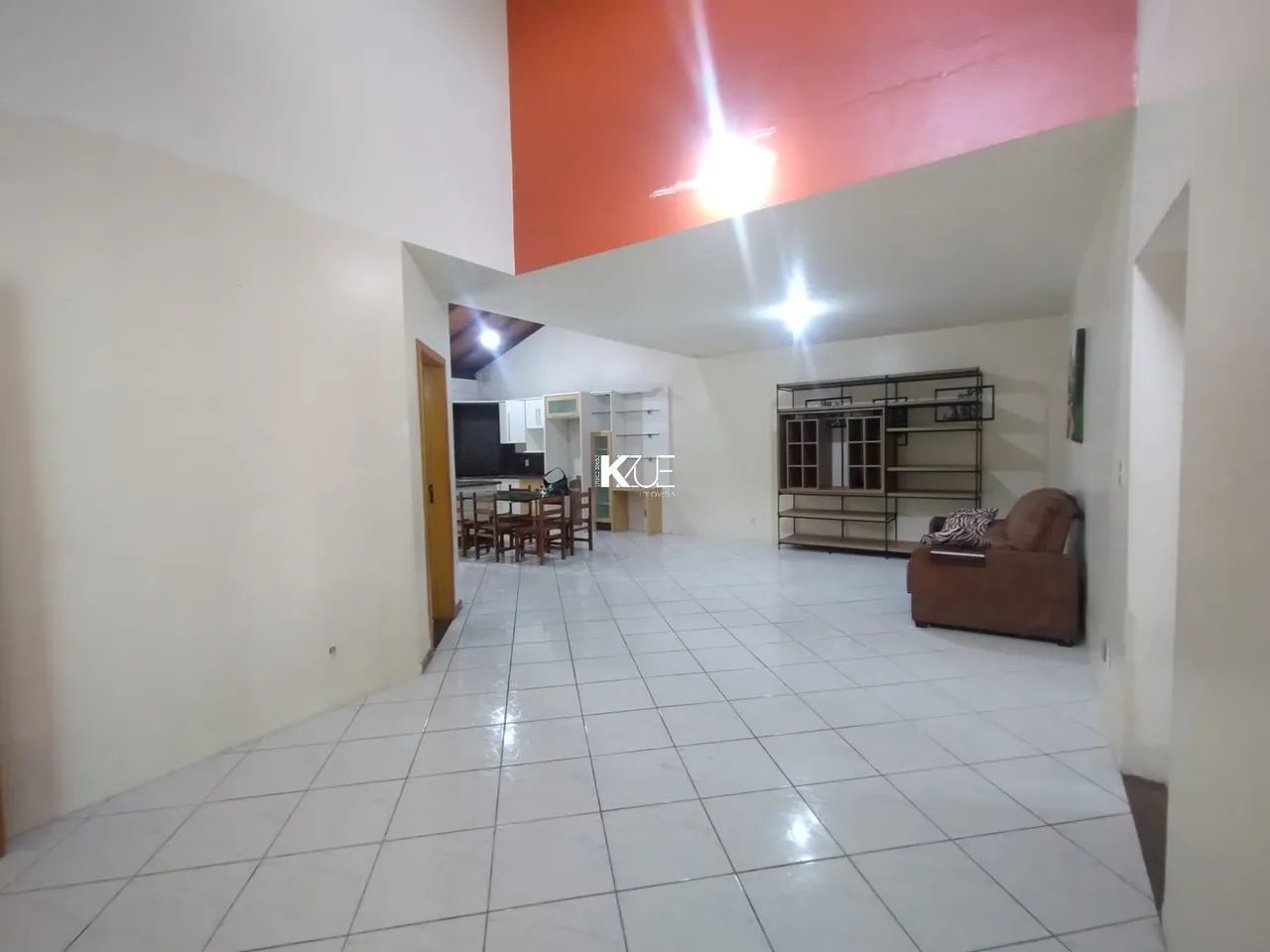Casa Térrea com Mezanino e 4 Suítes Espaço e Conforto em localização privilegiada no Balne - Foto 3