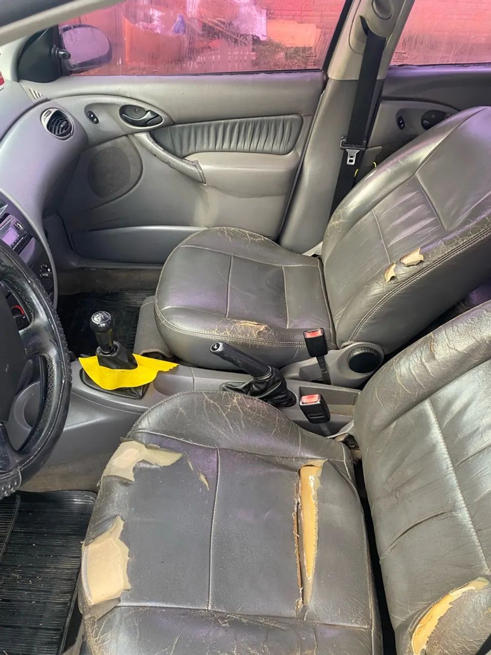 Ford Focus 1.8 16V 5P 2002