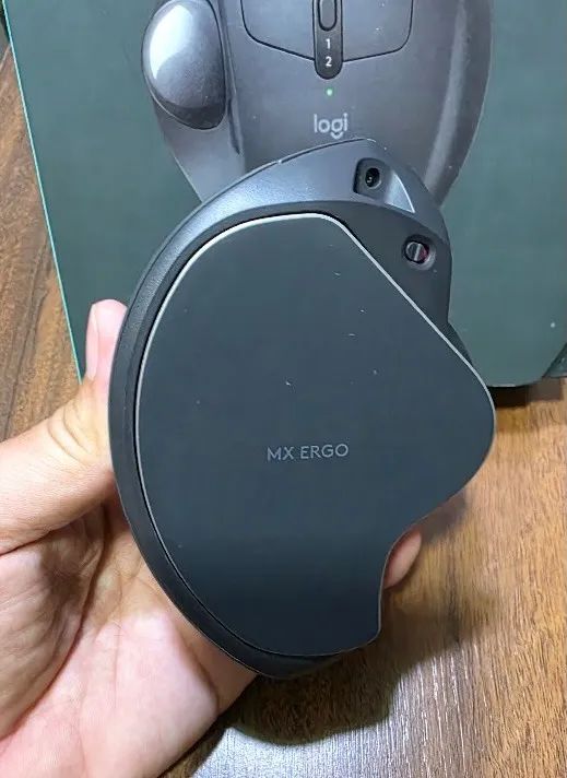 Mouse Logitech MX Ergo - Foto 4