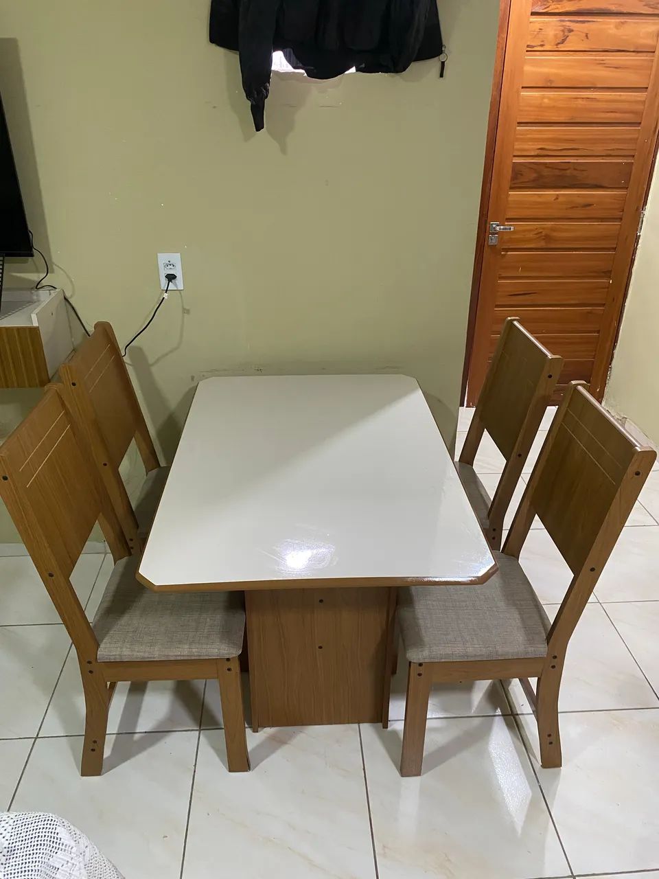 Vendo mesa Mdf semi nova perfeito estado - Foto 3