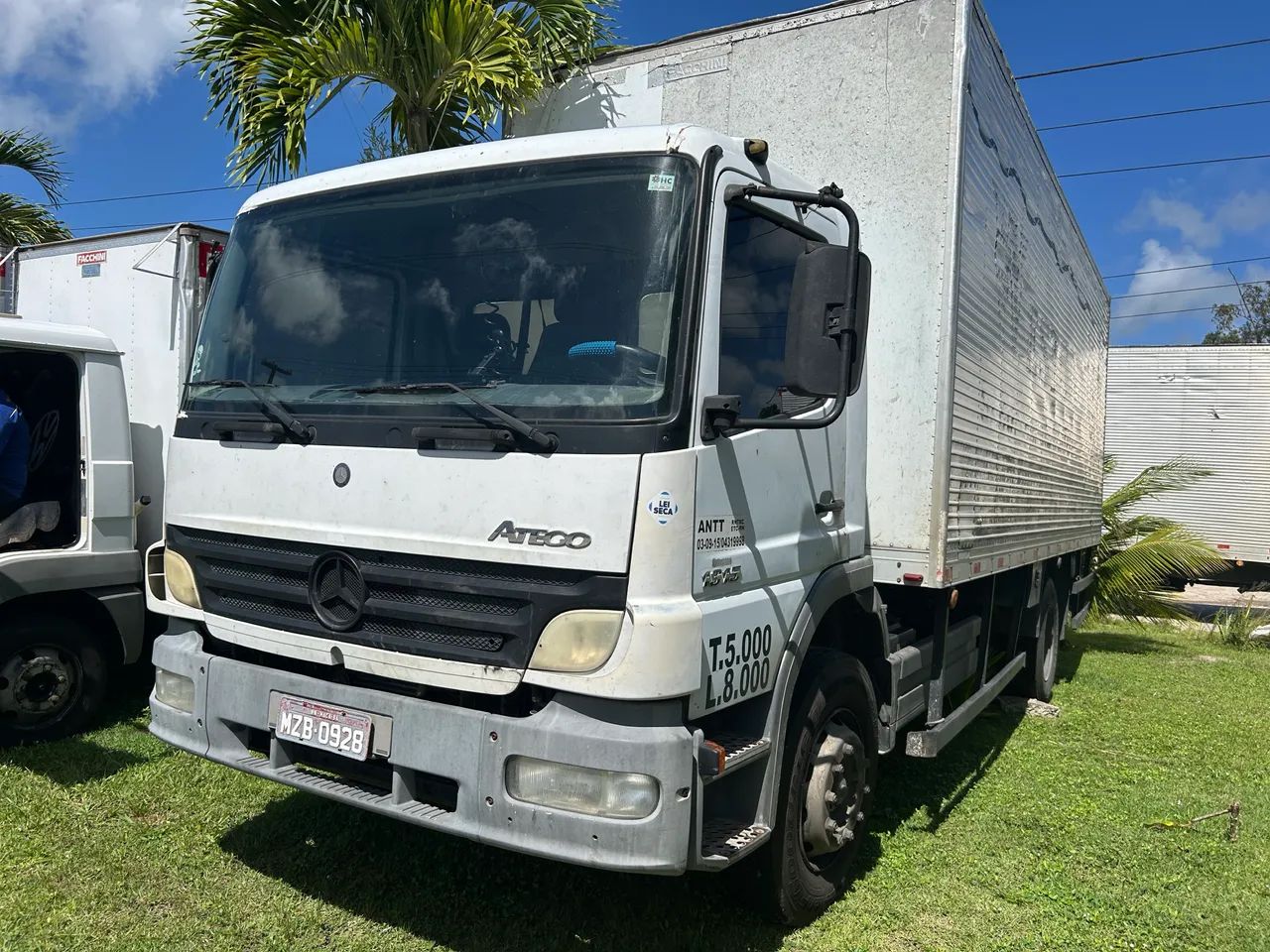 Atego 1315 ano 2005 - Foto 5