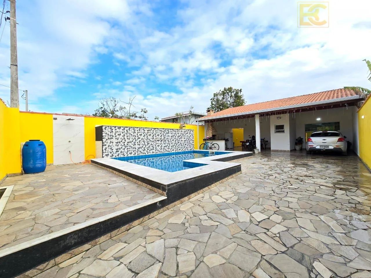Casa com 4 quartos e piscina à venda! - Maria Helena Novaes - Peruíbe/SP