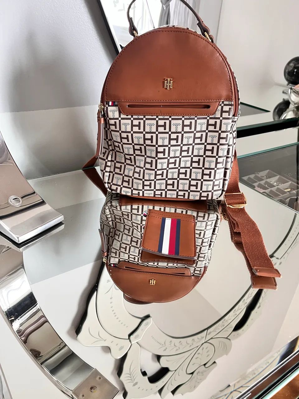 Mini mochila / Mini backpack de couro / sintético